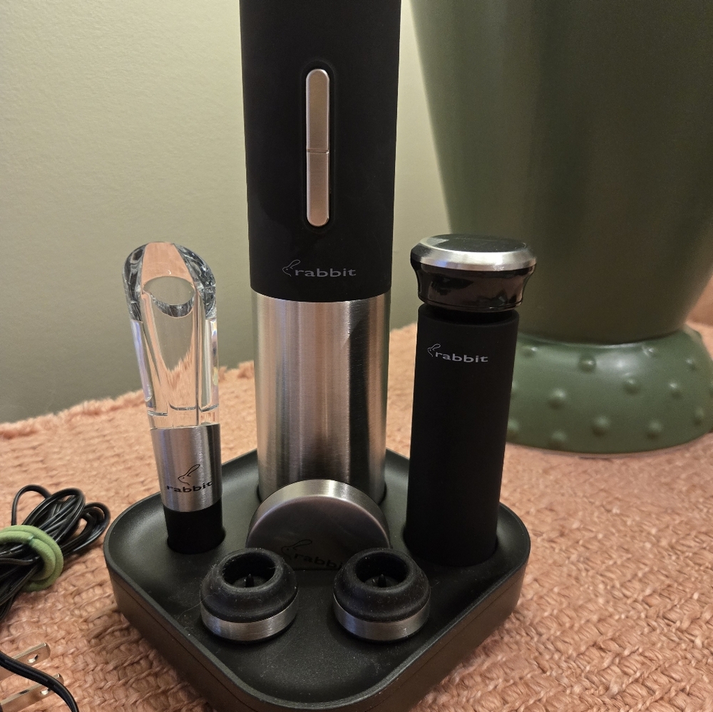 Rabbit Electric Wine Bottle Opener Set